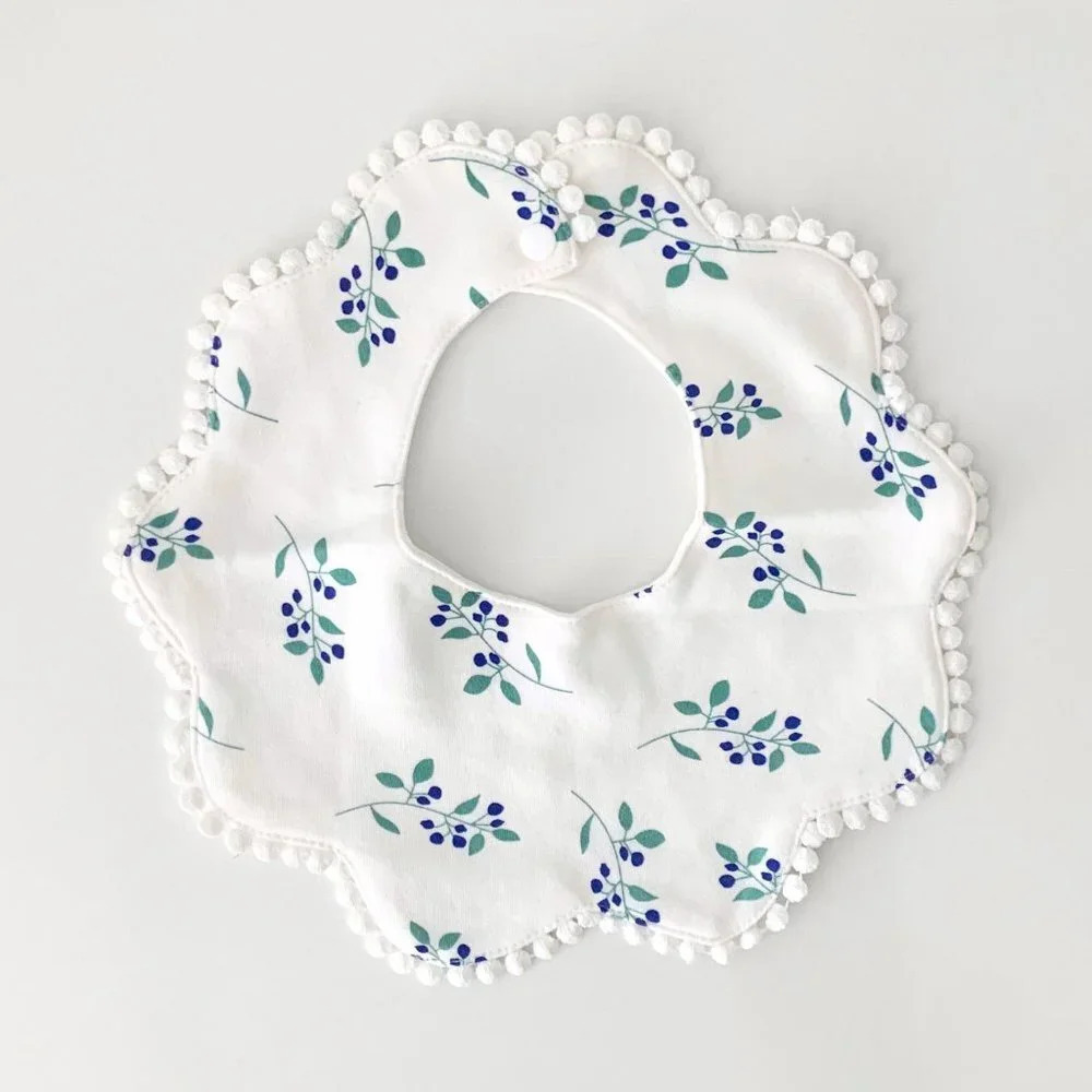 NWT Lovely Boutique Girls Baby Bib Pretty Floral Print with Delicate Trim OS